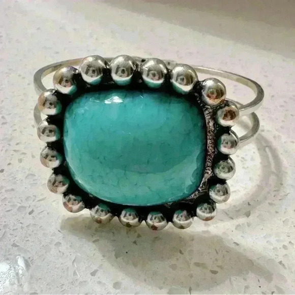 Turquoise color bracelet - Picture 1 of 3